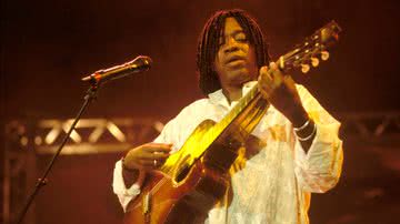 Milton Nascimento durante show em 1999 - Getty Images