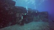 Mergulhador observa formação rochosa de Yonaguni - Reprodução/Video/YouTube/History Channel