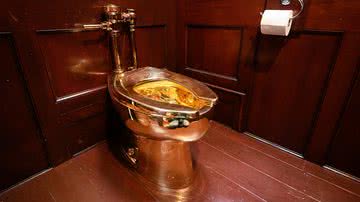 O vaso sanitário de ouro foi roubado durante uma exposição de arte - Getty Images