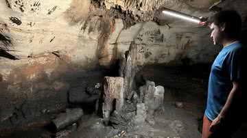Mais de 100 estruturas pré-históricas descobertas em caverna de Valência - Divulgação/Universidade de Alicante