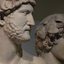 Bustos de Adriano (à esquerda) e Antínoo (à direita), no Museu Britânico