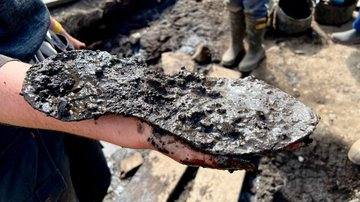 Sola de sapato de couro descoberta em Magna, na Inglaterra - Divulgação/Projeto Magna