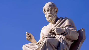 Estátua de Platão que se encontra na Academia de Atenas, na Grécia - Divulgação/Edgar Serrano/World History Encyclopedia